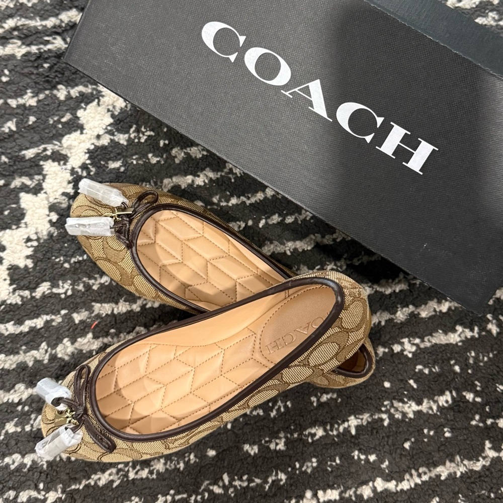 BRAND NEW Coach Ballet Flats with Tassels, Size 5